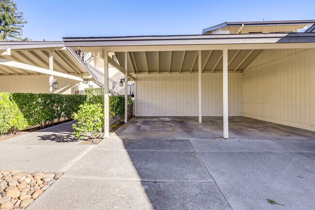 Building Photo - 760 Cottage Dr