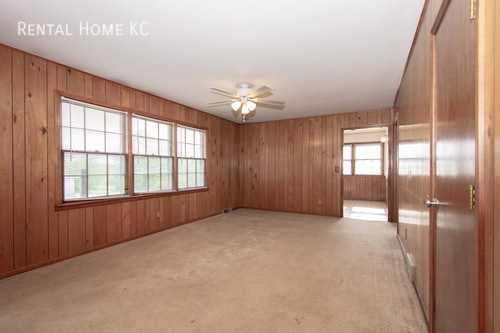 Building Photo - 23250 W 75th St