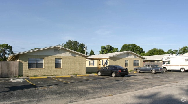 Building Photo - Gandy Village