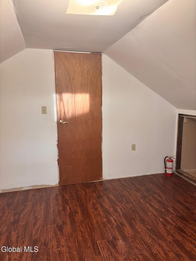 Building Photo - 23 Lakeview Ave