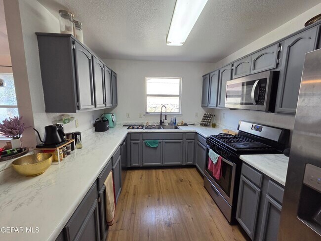 Building Photo - 677 Linda Johnson Ave