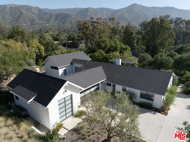 Primary Photo - 3155 Eucalyptus Hill Rd