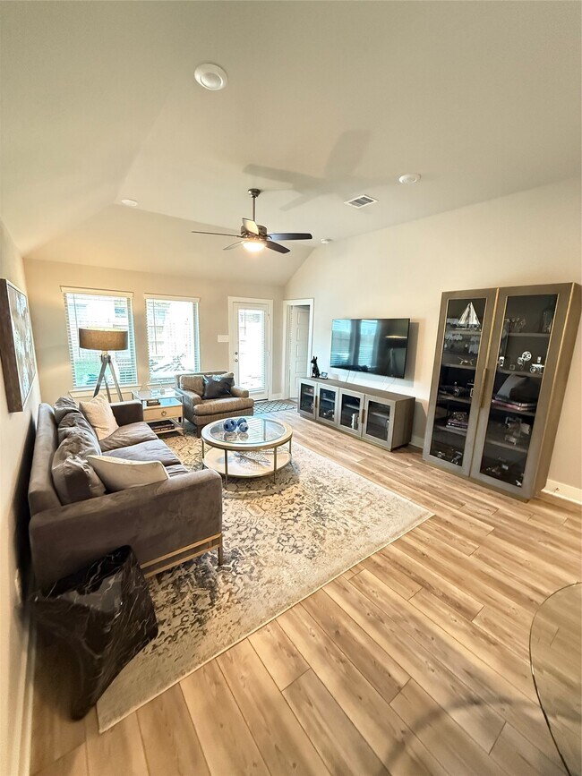 Building Photo - 10542 Preserve Wy