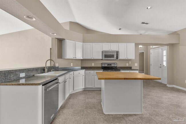 Building Photo - 1484 Longbranch Dr