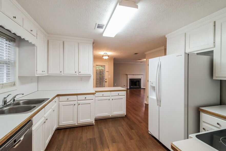 Building Photo - 45 Leighs Grove Way