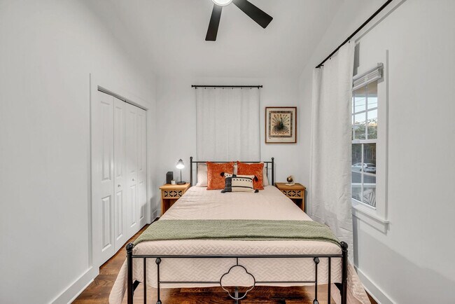 Building Photo - 1331 4th Ave N