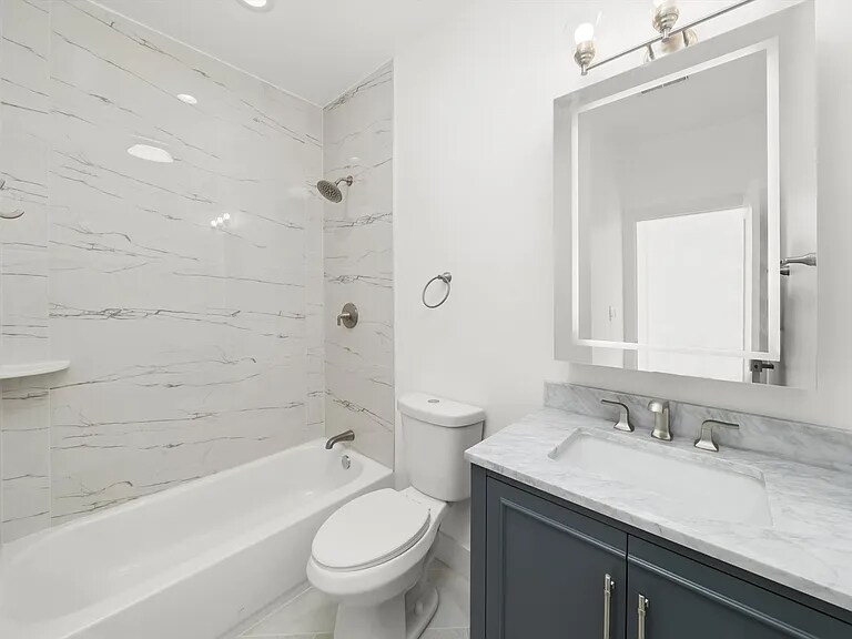 Building Photo - 2700 W Jackson Blvd