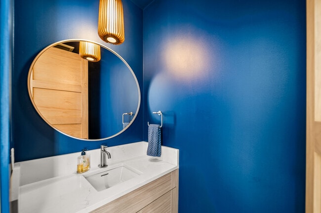 Building Photo - 117 Bowles Dr