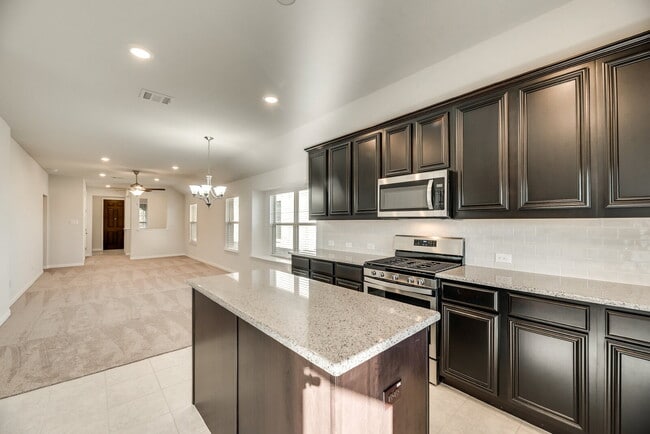 Building Photo - Perfect 3 bed 2 bath in new development in...