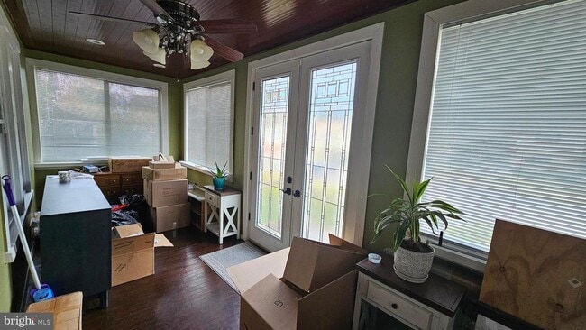 Building Photo - 205 3rd Ave SW