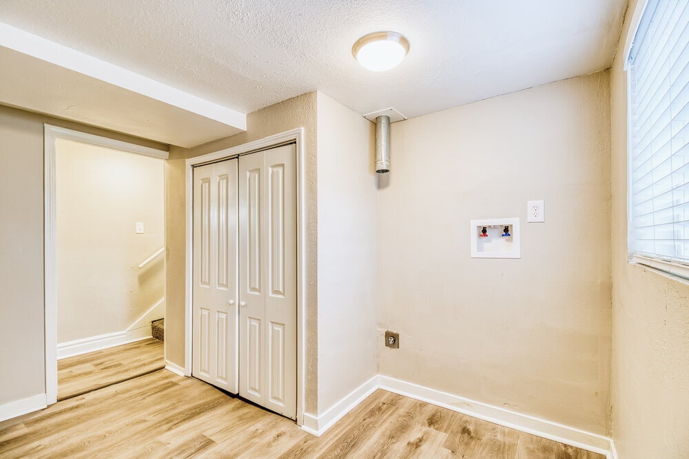 Building Photo - 3988 Burningham Dr