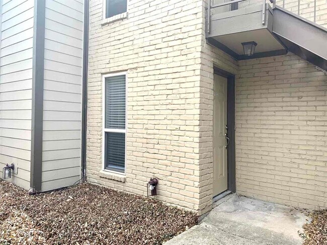 Building Photo - 10650 Steppington Dr