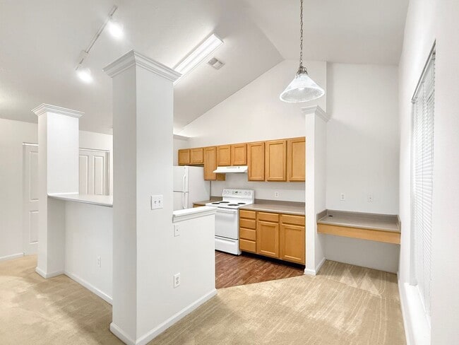 Building Photo - Luxe 1-Bedroom Haven: Serene Lakeside Livi...