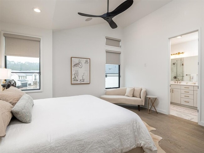 Building Photo - 800 Emilia Ct