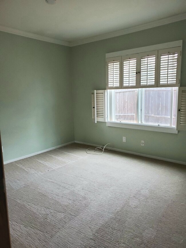 Building Photo - Spacious 4bd/2ba House Near Laguna Lake