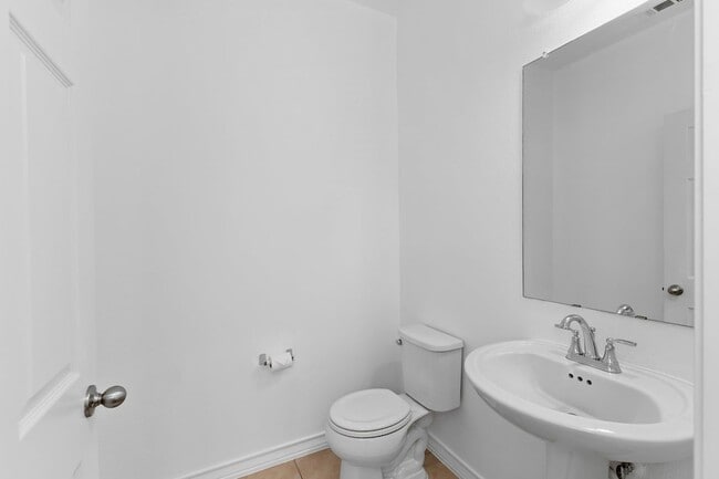 Building Photo - 208 Magna Ln