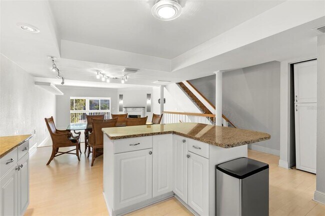 Building Photo - 255 Capri Cir N