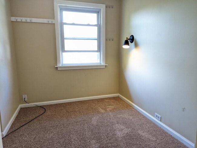 Building Photo - 514 N Emerson St