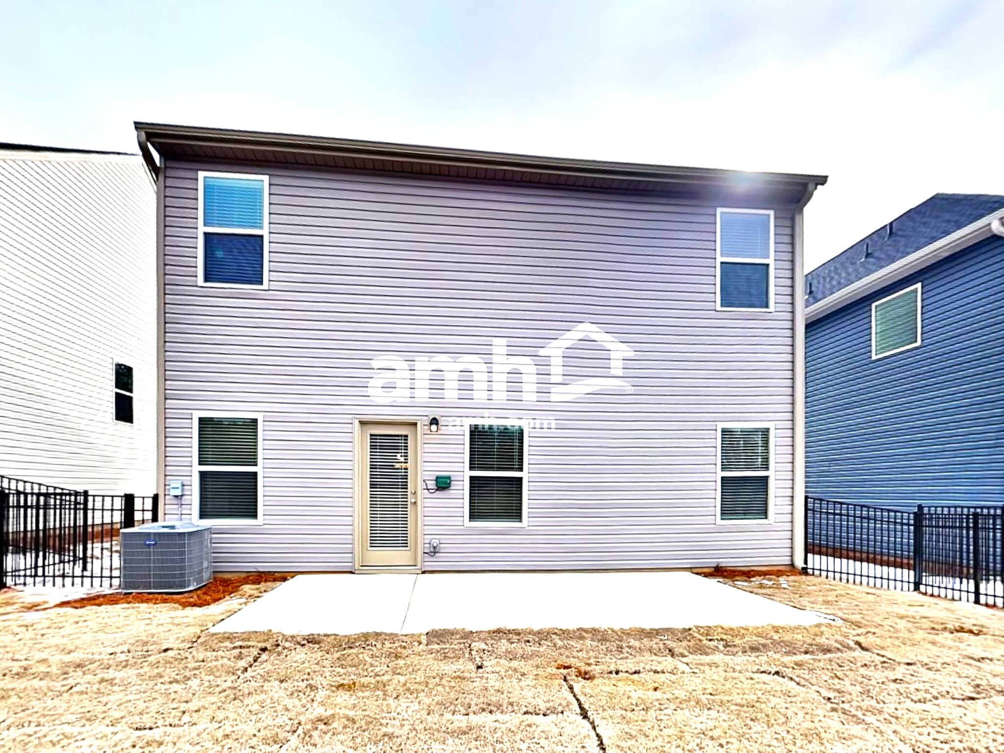 Building Photo - 3260 Emberly Dr