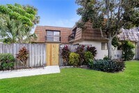 Building Photo - 4011 Palm Bay Cir