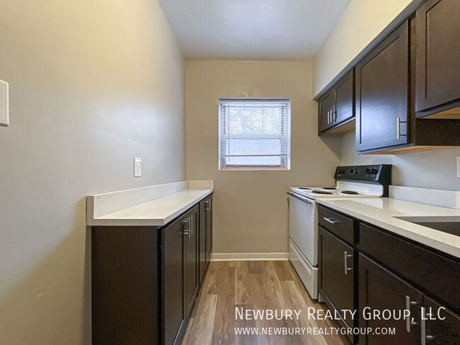 Building Photo - Welcome to WestWood Apartments: Your 2 Bed...