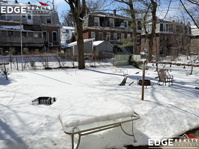 Building Photo - 8 Woodmont St