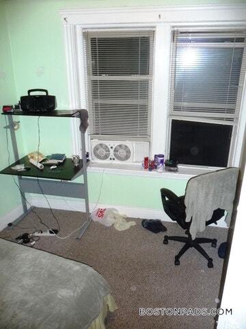 Building Photo - 55 Park Dr