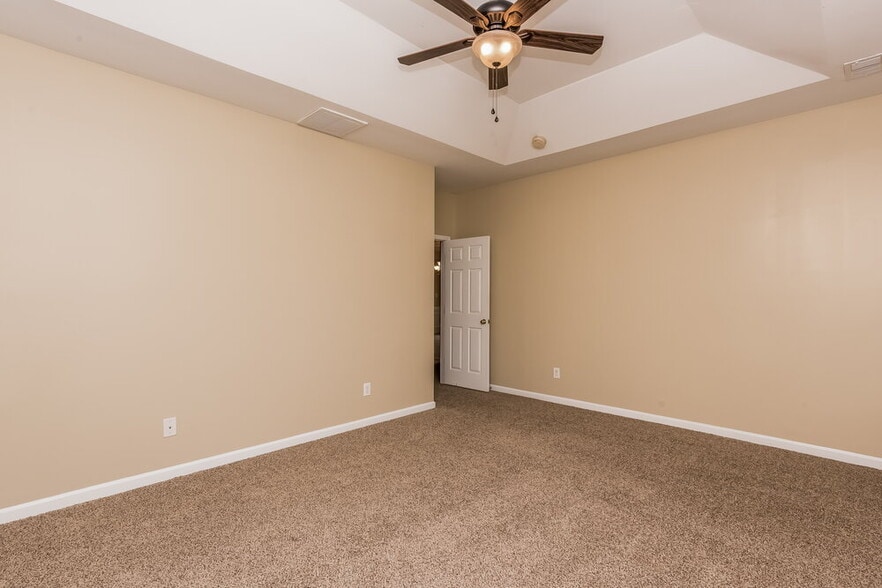 Building Photo - 13633 Porter Creek Rd