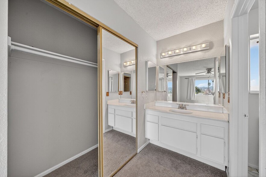 Building Photo - 389 Summer Creek Ct