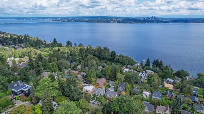 Building Photo - 4Bd/1.75Ba Seattle House