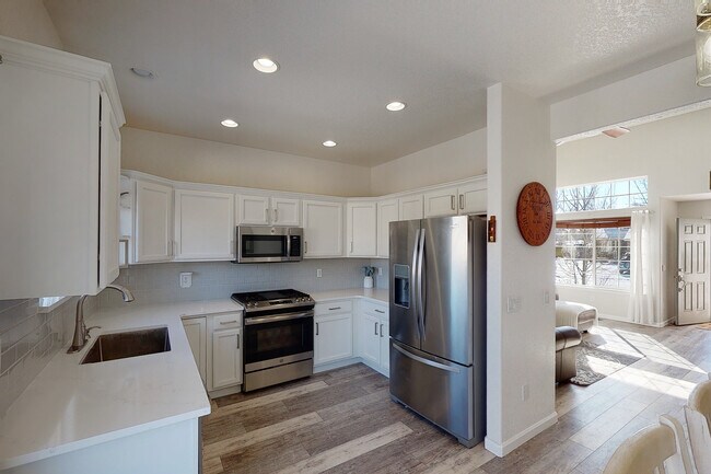 Building Photo - 15955 Golden Eye Ct