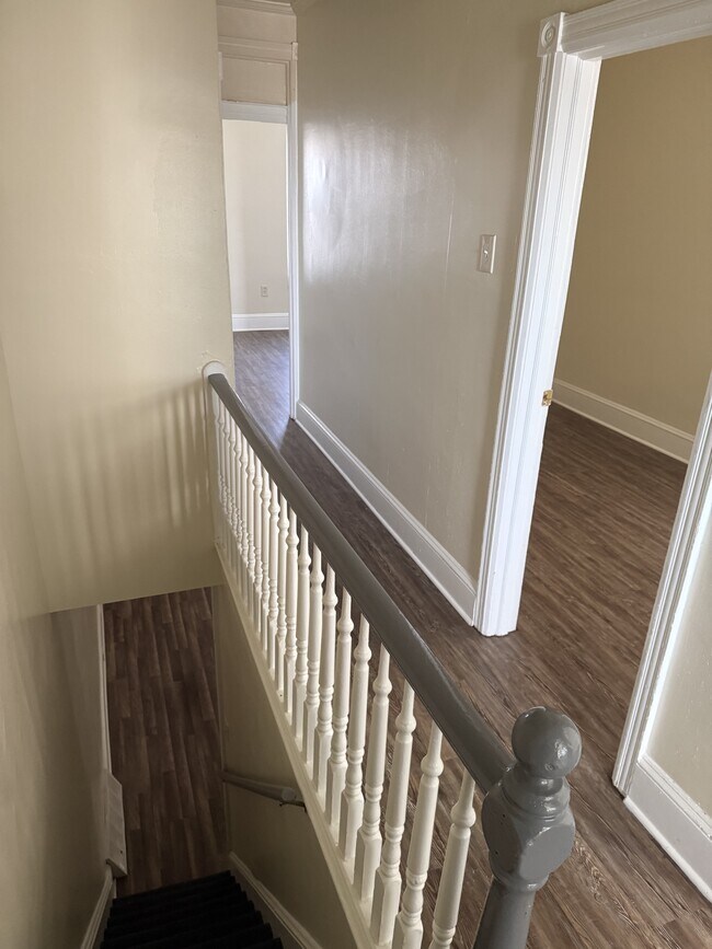 Building Photo - 187 E 18th St