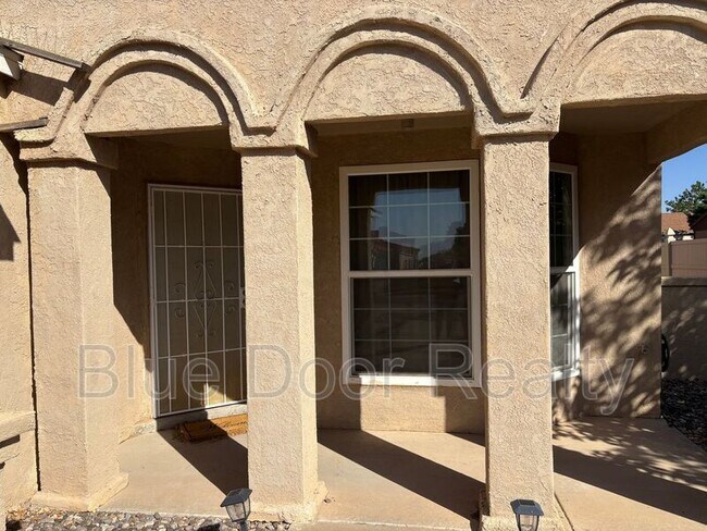 Building Photo - 2125 Sierra Ln NE