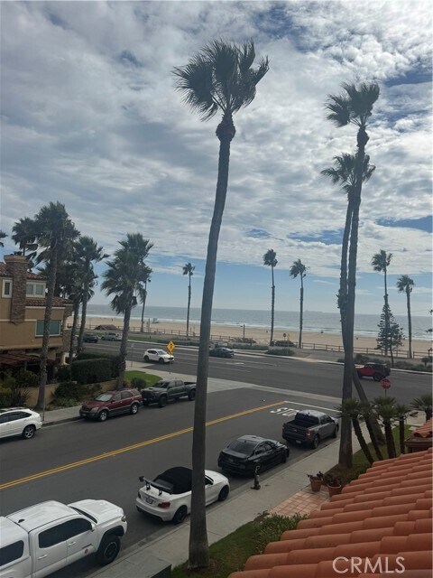 Building Photo - 1400 Pacific Coast Hwy