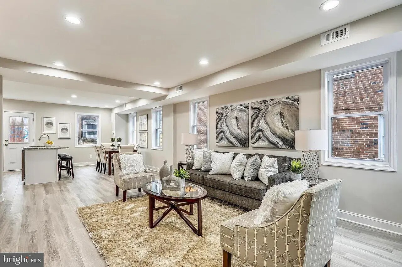 Building Photo - 724 Oneida Pl NW