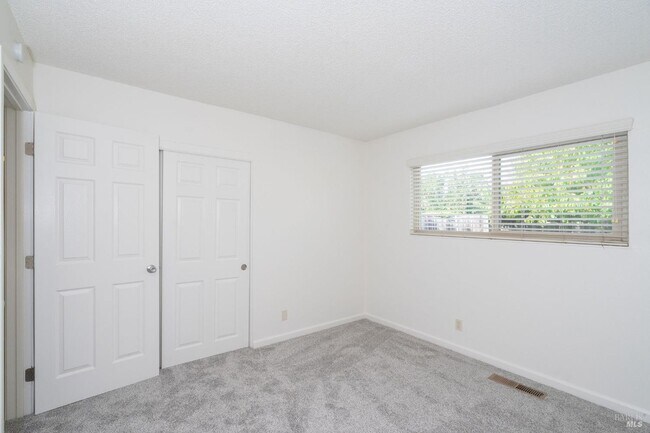 Building Photo - 4248 Leafwood Cir E