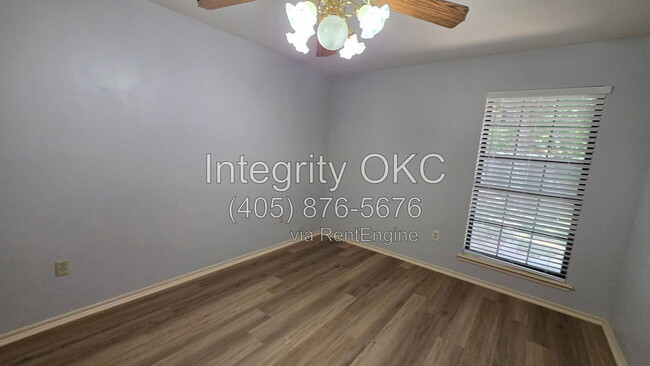 Building Photo - 1301 Newbury Dr