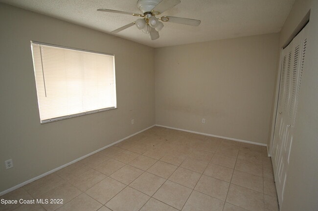 Building Photo - 992 Sable Cir SE