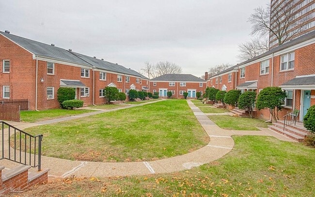 Building Photo - 296-310-310 S Harrison St