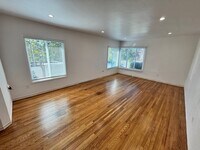 Building Photo - Spacious 3BR, 2Bath House Oakland | $35=00 | Newly Remodeled | Se Habla Español