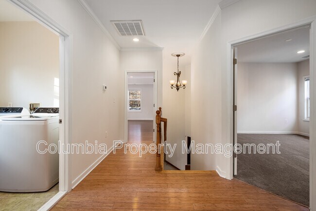 Building Photo - 2421 Franklin St NE