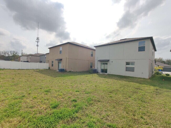 Building Photo - 7127 Samuel Ivy Dr