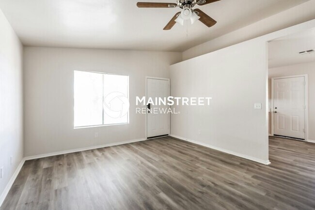 Building Photo - 4 Bedroom Pet-Friendly Home in TUCSON, AZ with Main Street Renewal