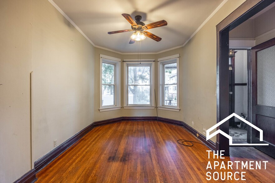 Building Photo - 1631 N Mozart St