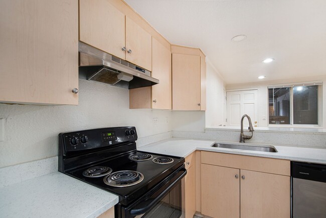 Building Photo - Beautiful 1 Bed, 1 Bath Condo in Speer!