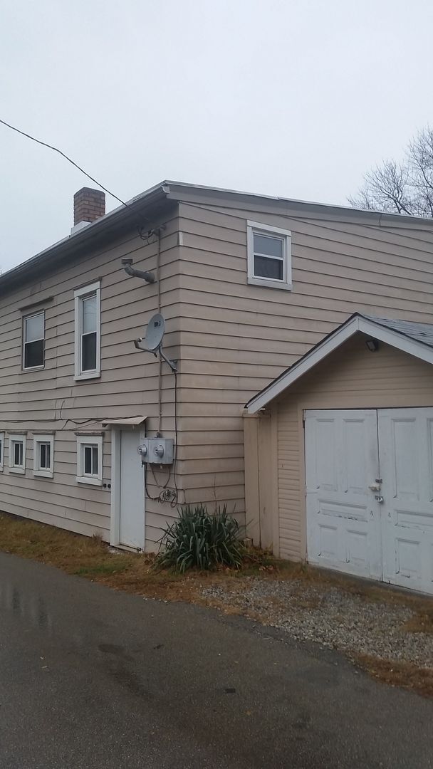 Building Photo - 809 Watson St