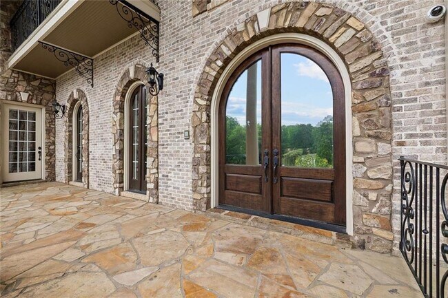 Building Photo - 11140 W Rd