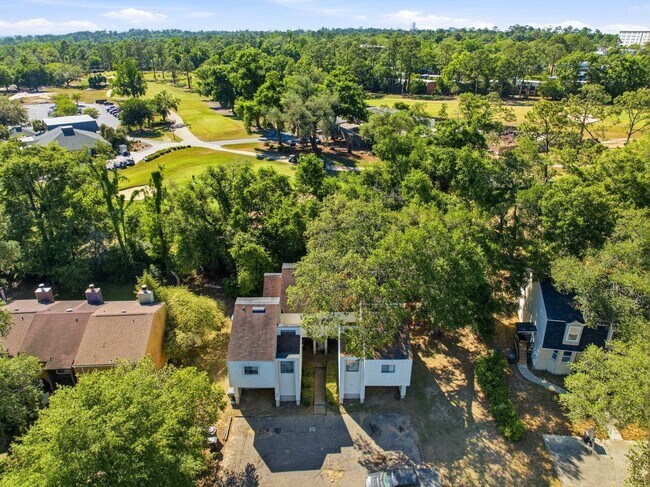 Building Photo - 1844 Larette Dr