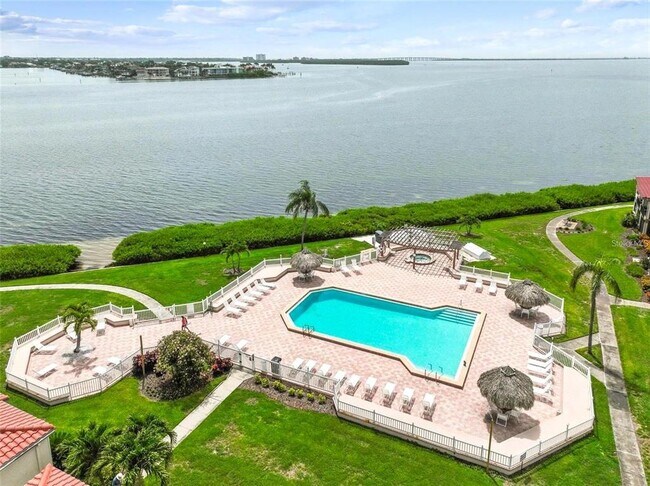 Building Photo - 6218 Palma Del Mar Blvd S