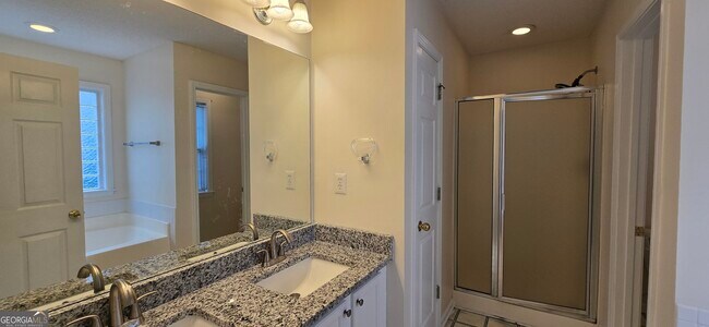 Building Photo - 2 Mill Ridge Pl
